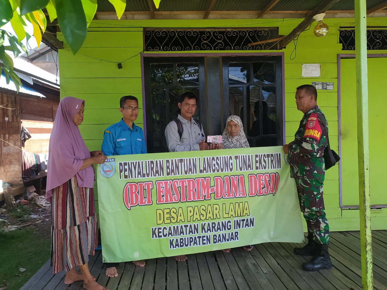 BLT Kemiskinan Ekstrem Bantu 15 Keluarga di Desa Pasar Lama