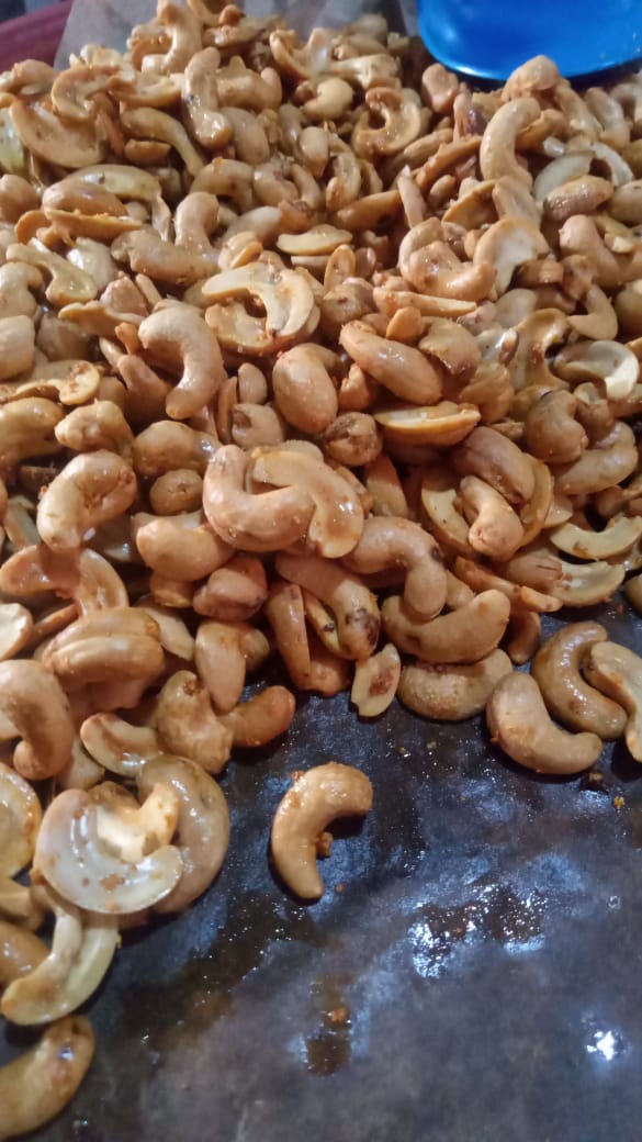 Camilan Kacang Mente