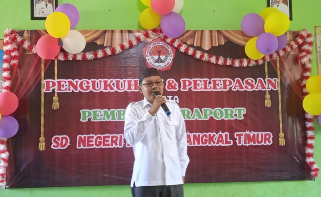  Acara Pengukuhan dan Pelepasan serta Pembagian Rapot SD Negeri Awang Bangkal Timur Membanggakan Prestasi Siswa